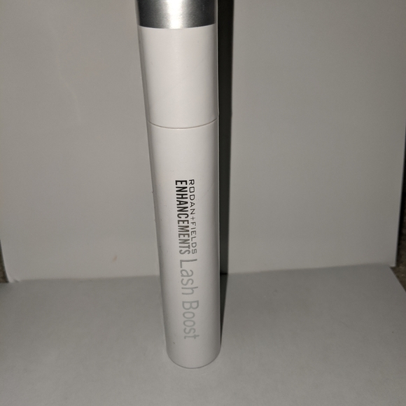Rodan & Fields enhancements lash boost - Picture 1 of 3